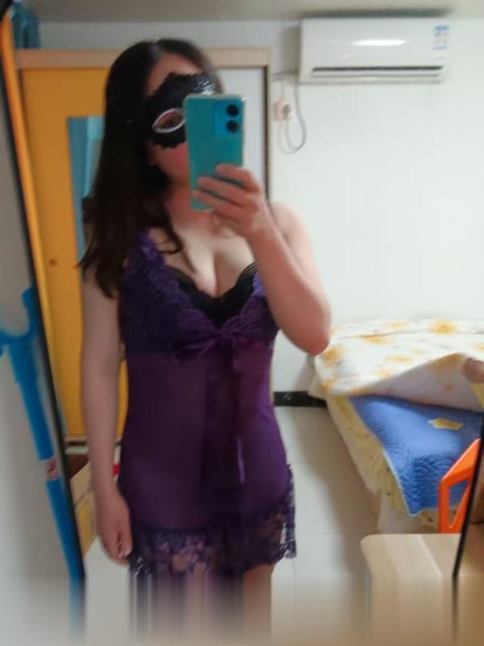 广东-深圳制服诱惑骚小静-2.jpg
